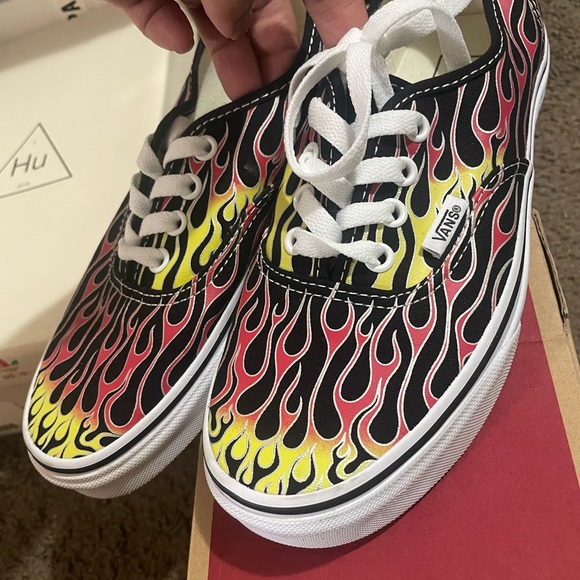 Vans - Picture 2 of 4